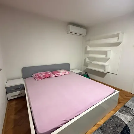 Urban Apartamento *